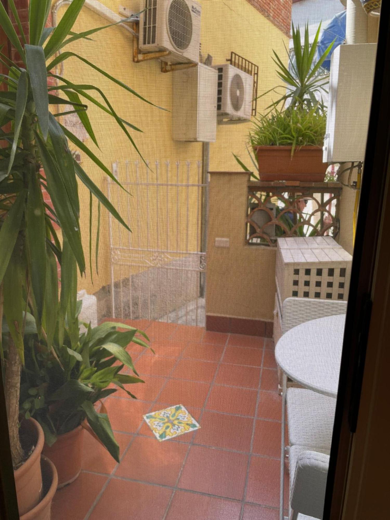 Salu' Apartment Taormina Exterior photo